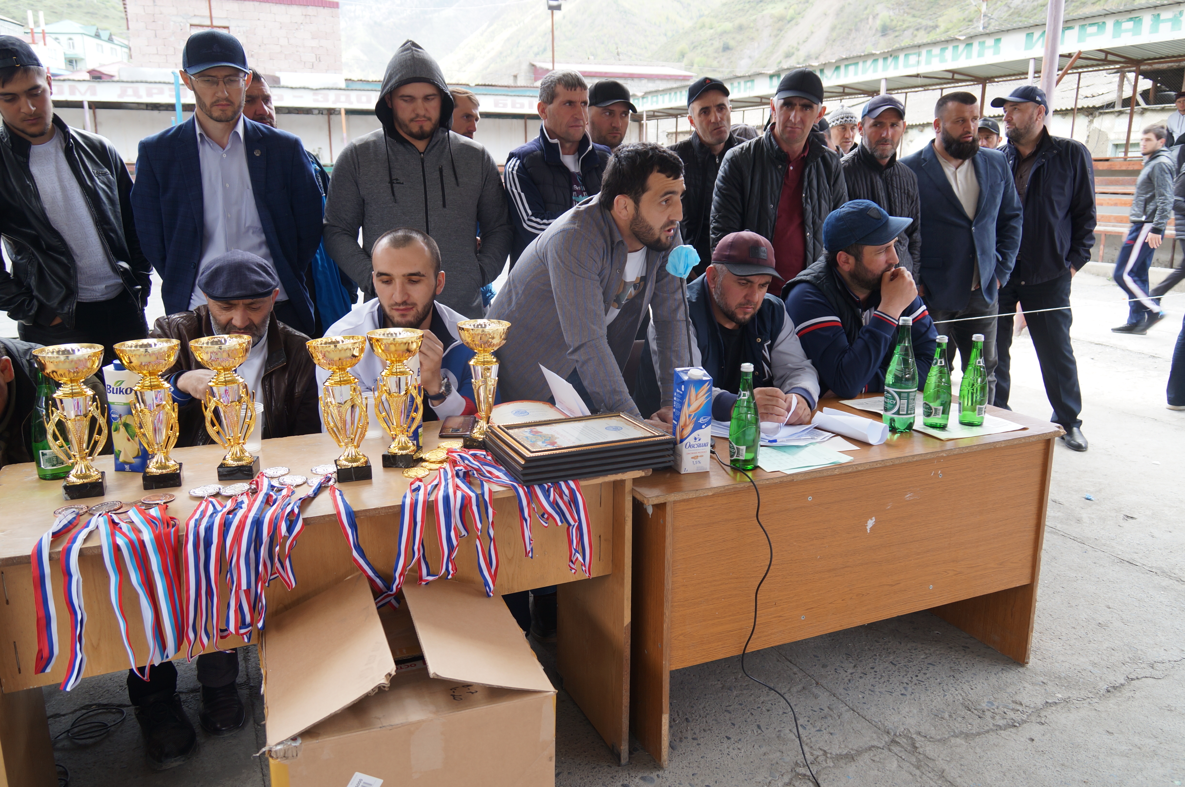 4 мая, в спорткомплексе им Султана Ибрагимова, прошёл открытый турнир по боксу среди школьников Тляратинского района.